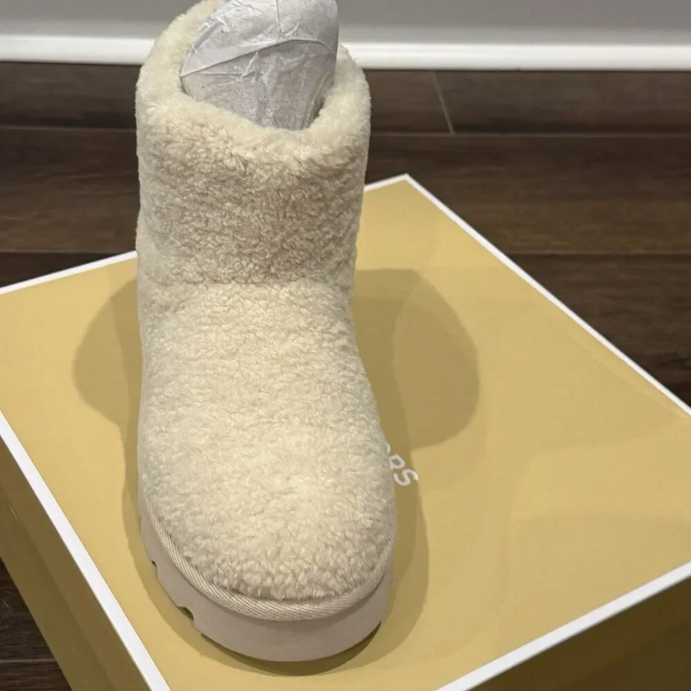 Michael Kors Winnie Bootie Tan Faux Curly Shearing Boot $175 New In Box Size 8